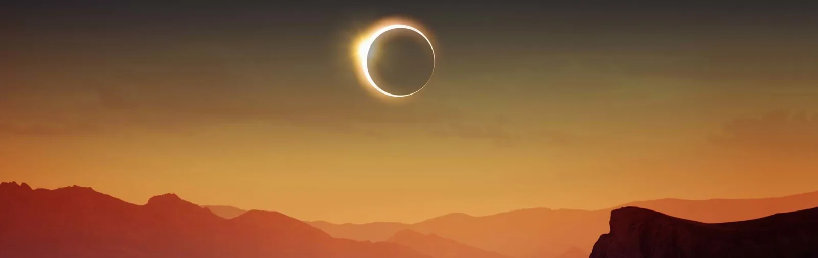 full-total-solar-eclipse_-mountains-and-sea[1]