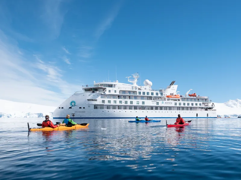 Kayaking, GM, Port Lockroy; Al Bakker