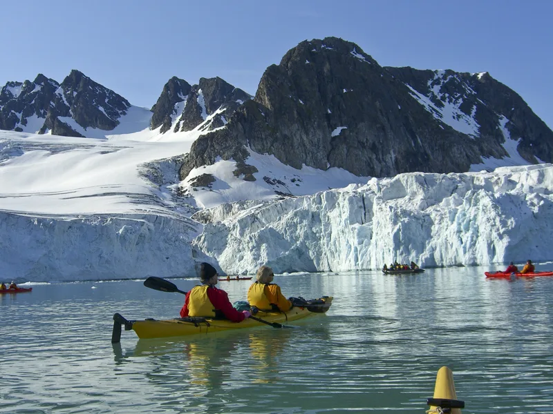 © Caroll_Hall - Courtesy of Aurora Expeditions - Kayaking in Greenland (2)