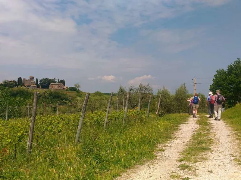 Walking Umbrian trails