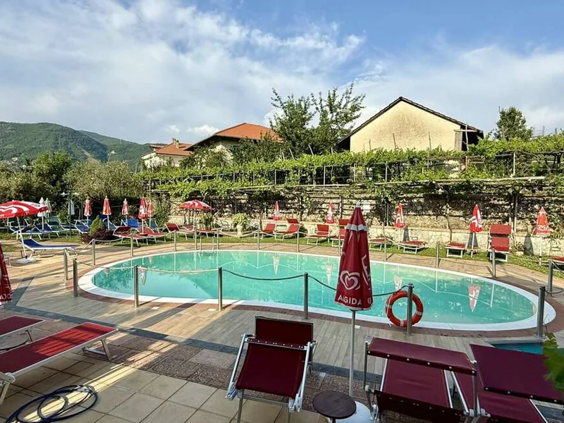 Hotel Rabbit swimming pool