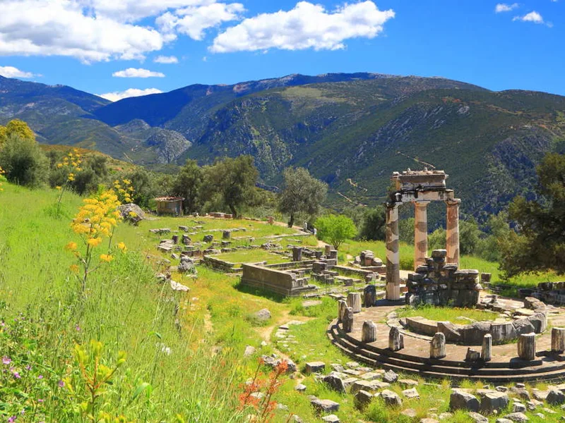 Picturesque ruins of Delphi