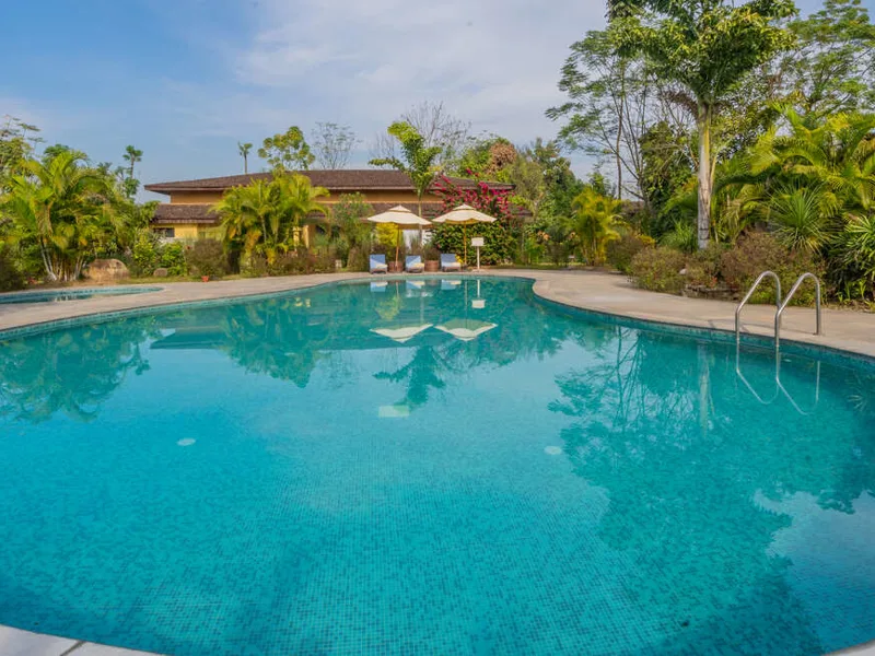 Jungle Villas Resort pool