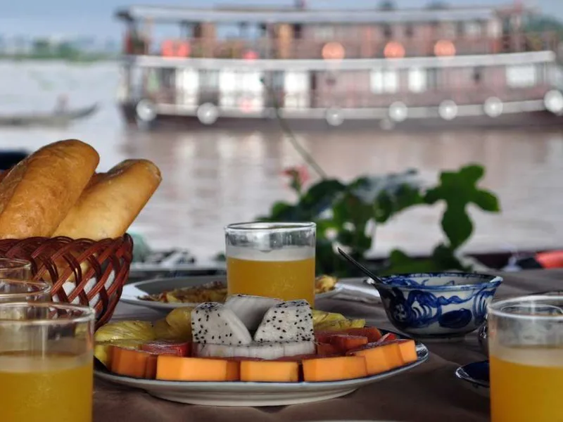 Breakfast on the Junk Boat