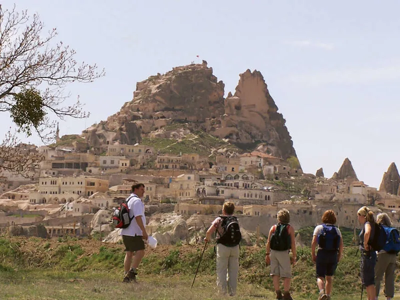 Walking to Uchisar