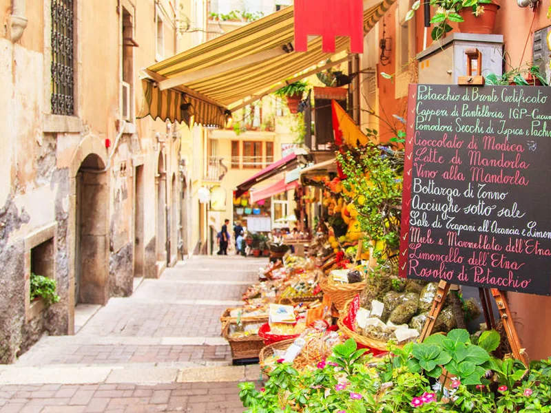 Food shopping in Taormina